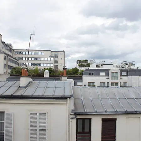 Bright Studio Near The Eiffel Tower Parijs